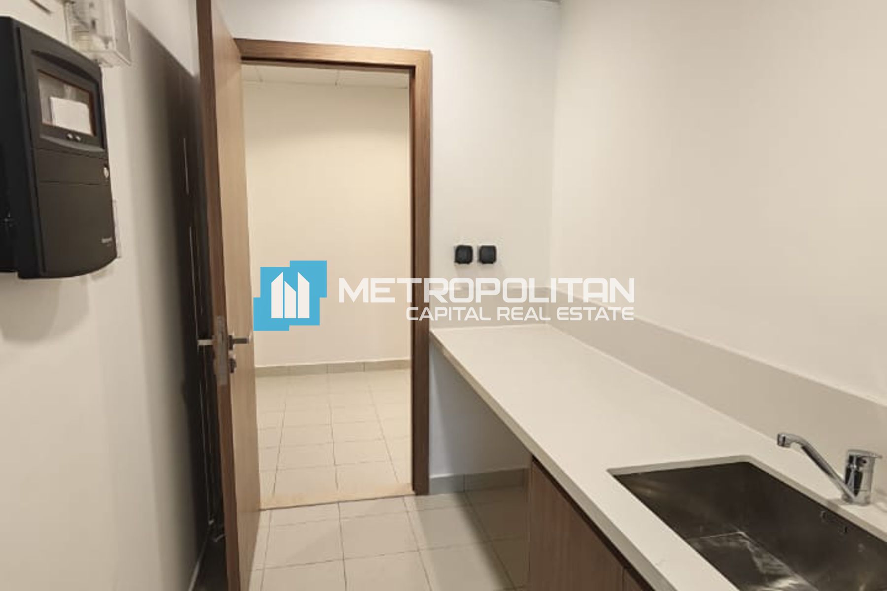 Rare Opportunity |3BR w/ Maid | Single Row| Vacant