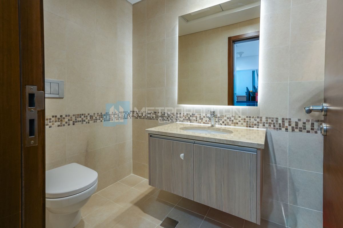 A STUNNING VIEW | High Floor | BIG LAYOUT