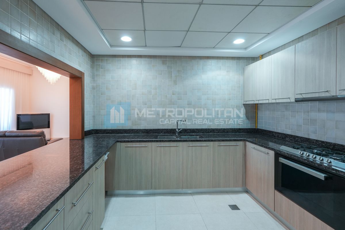 A STUNNING VIEW | High Floor | BIG LAYOUT