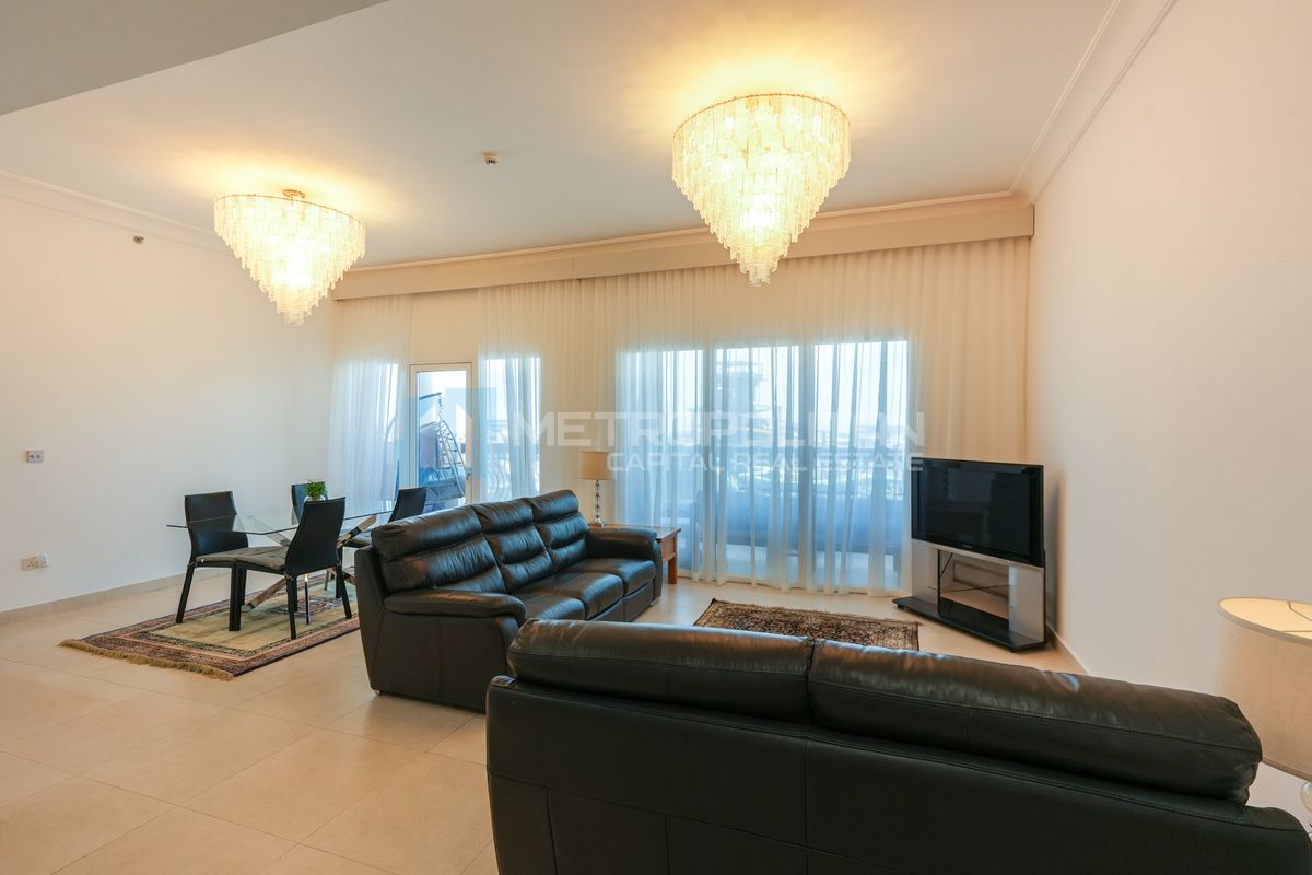 A STUNNING VIEW | High Floor | BIG LAYOUT