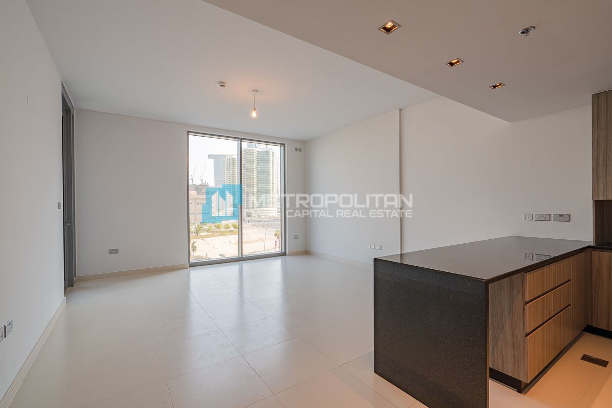 North-East Facing 1BR – High Floor with Sea view