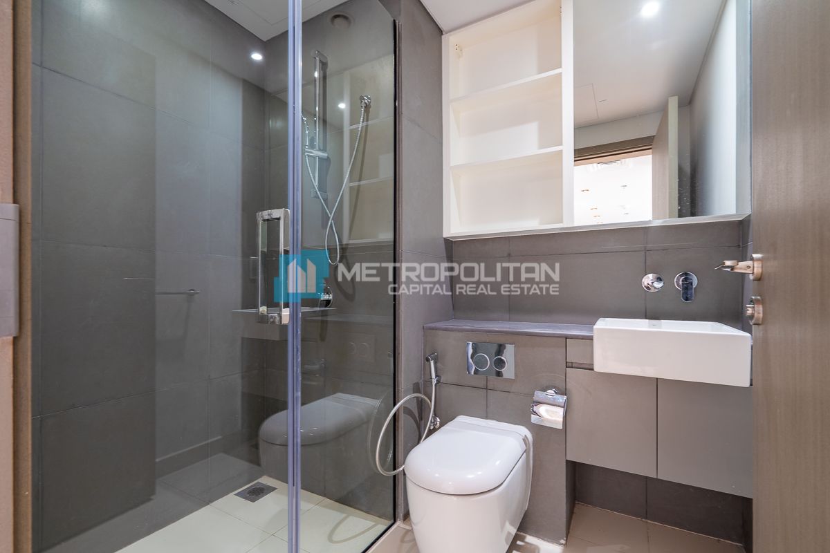 North-East Facing 1BR – High Floor with Sea view
