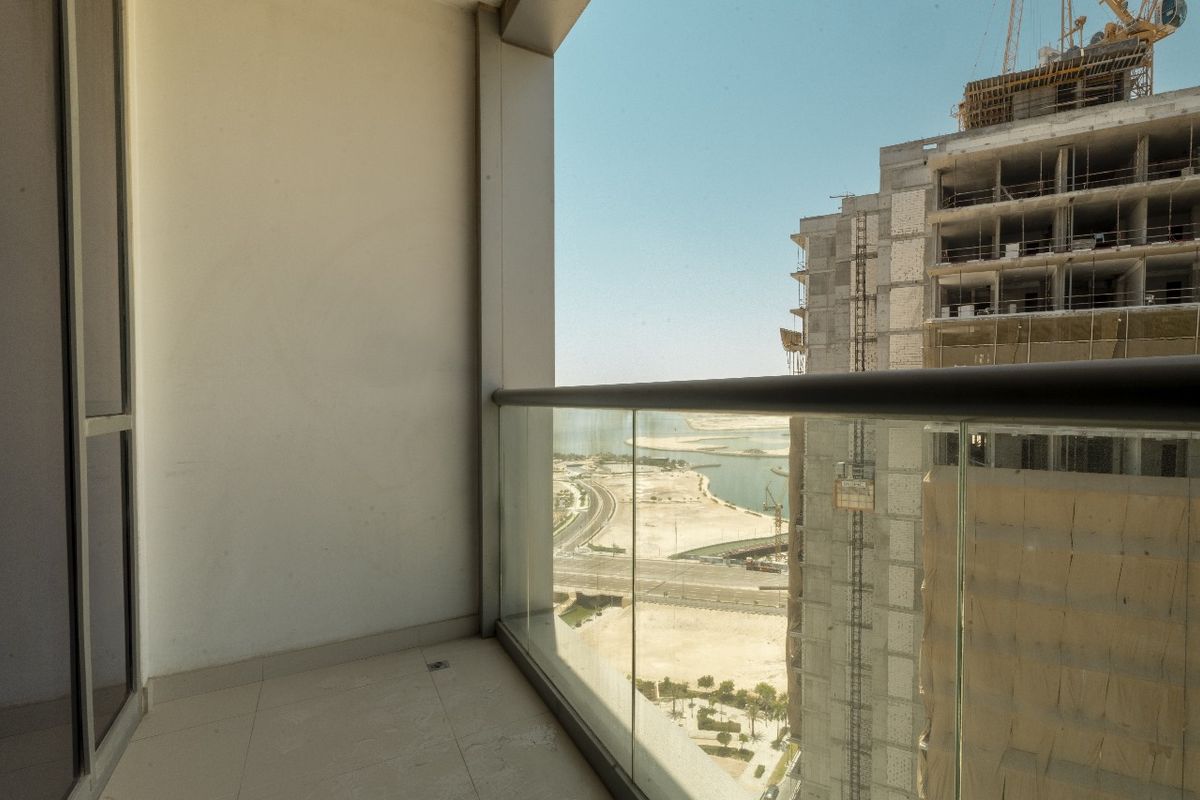 North-East Facing 1BR – High Floor with Sea view