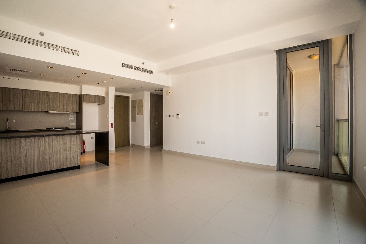 North-East Facing 1BR – High Floor with Sea view