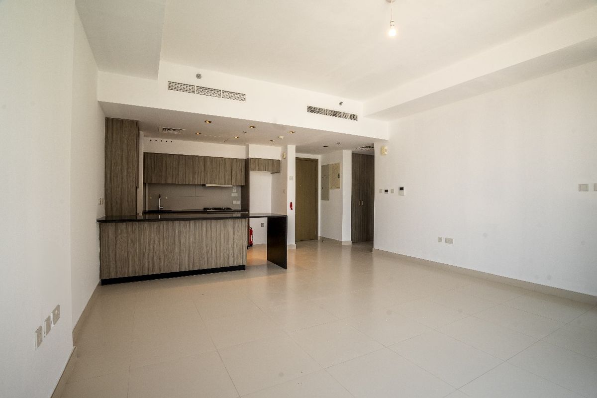 North-East Facing 1BR – High Floor with Sea view
