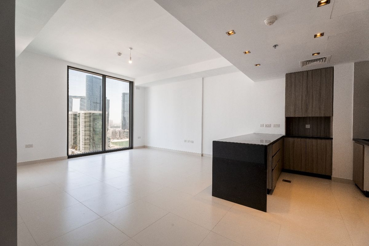 North-East Facing 1BR – High Floor with Sea view