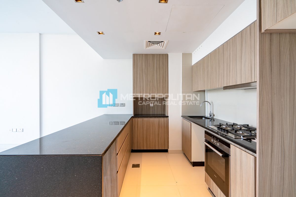 North-East Facing 1BR – High Floor with Sea view