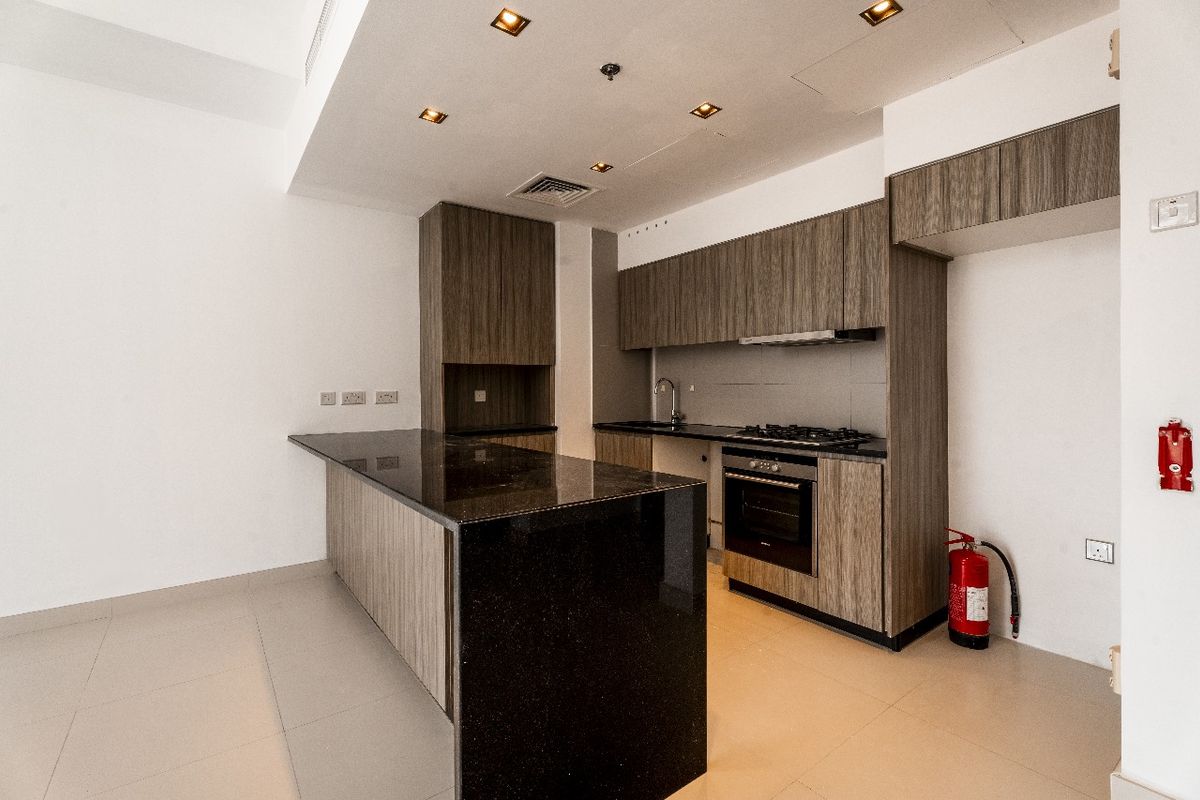 North-East Facing 1BR – High Floor with Sea view