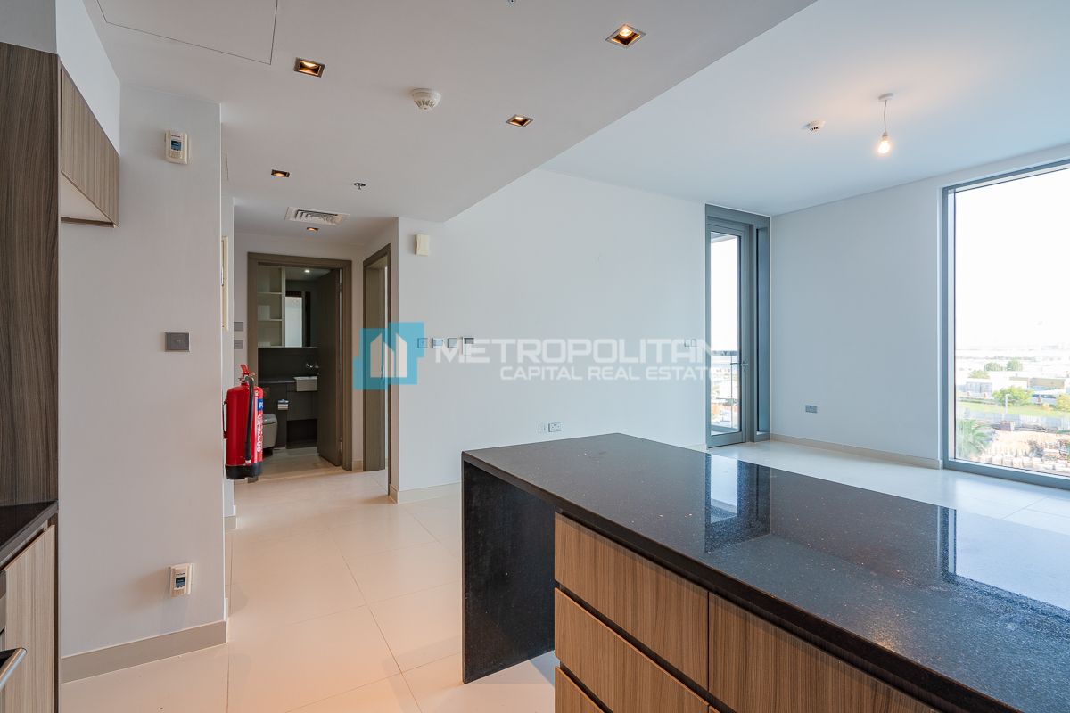 North-East Facing 1BR – High Floor with Sea view