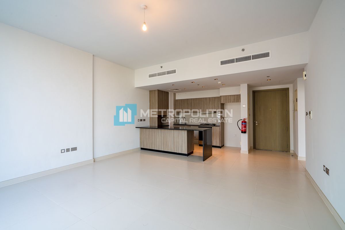 North-East Facing 1BR – High Floor with Sea view