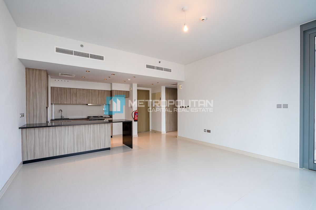 North-East Facing 1BR – High Floor with Sea view