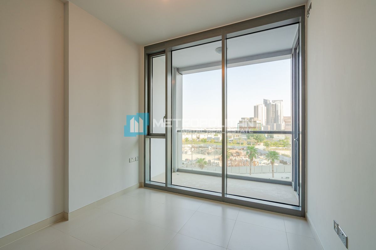 North-East Facing 1BR – High Floor with Sea view