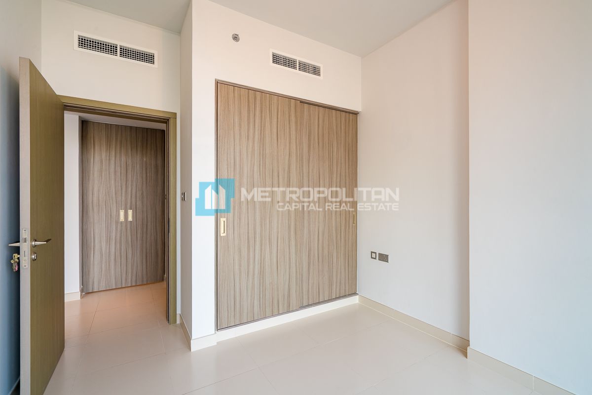 North-East Facing 1BR – High Floor with Sea view
