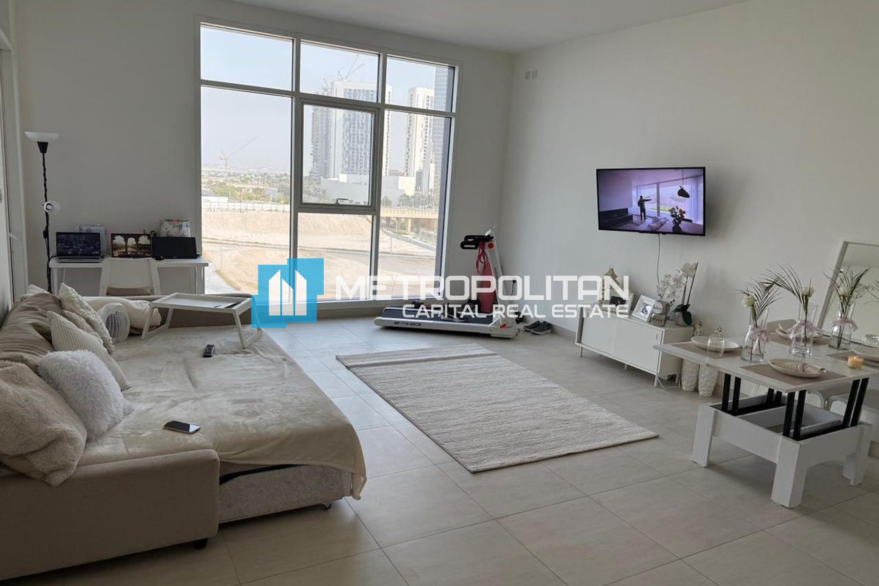 1BR w/ Balcony| Well Maintained| Partial Sea View