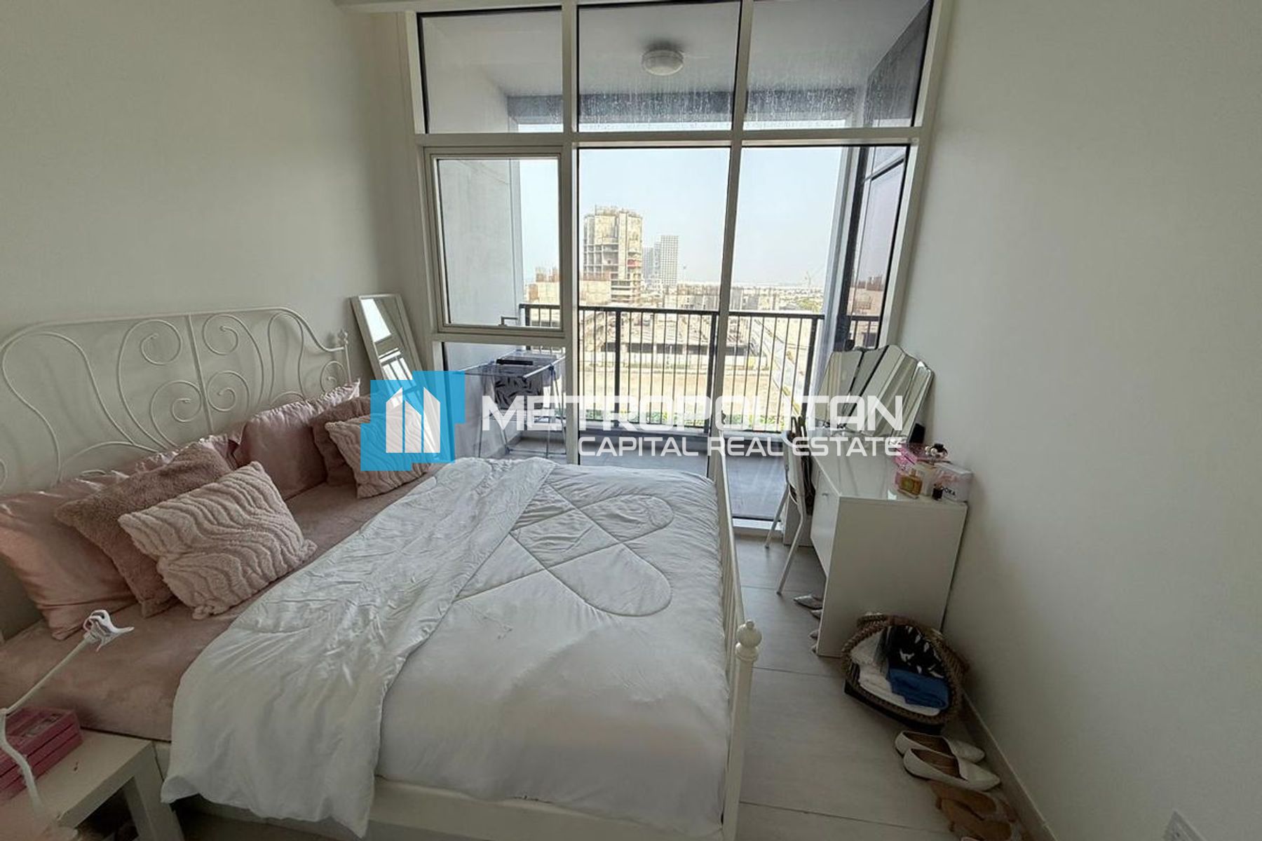 1BR w/ Balcony| Well Maintained| Partial Sea View