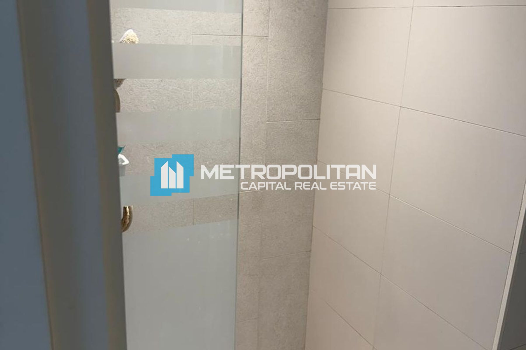 1BR w/ Balcony| Well Maintained| Partial Sea View