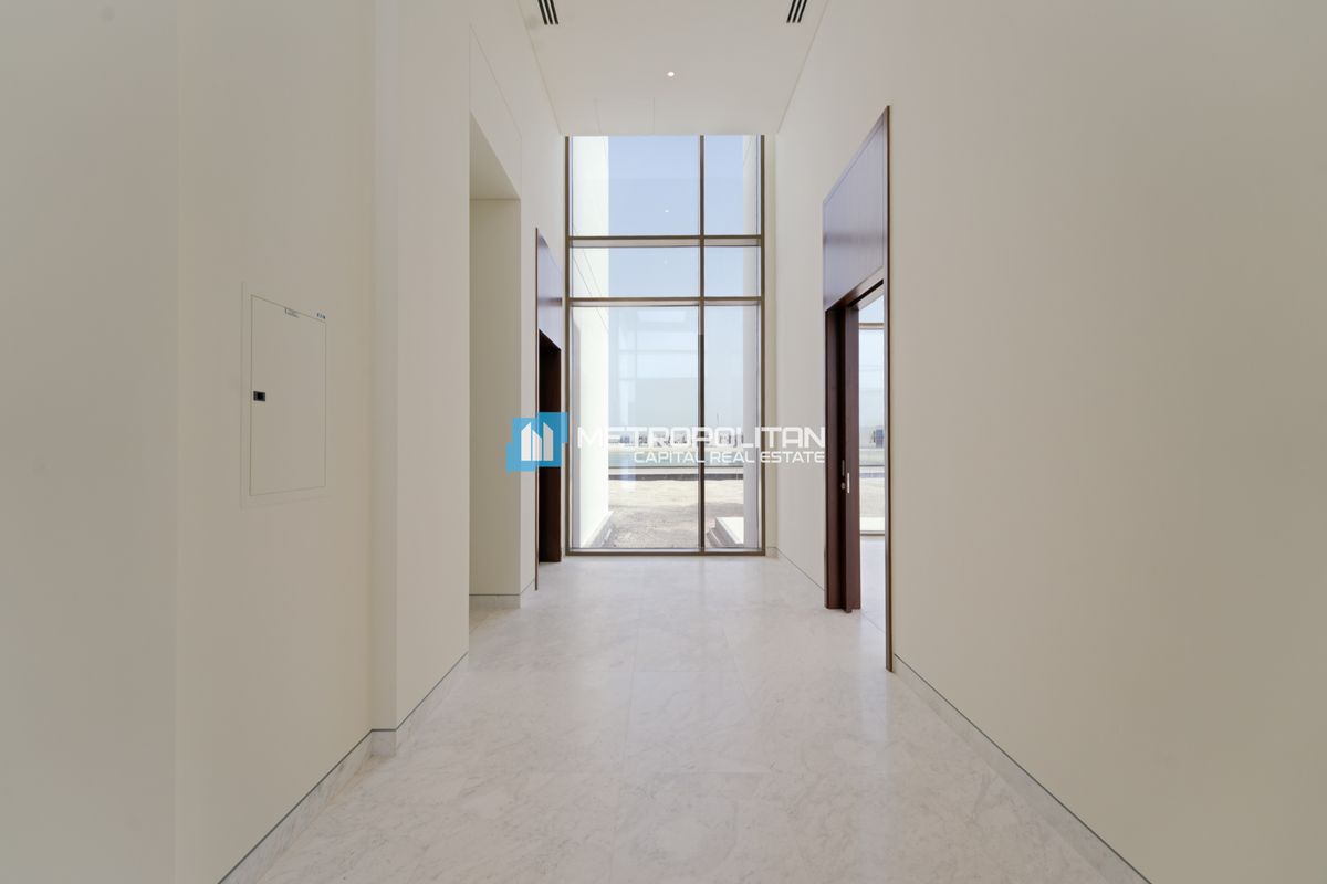 Waterfront V6 | Elite Large Plot | Single Row 6BR