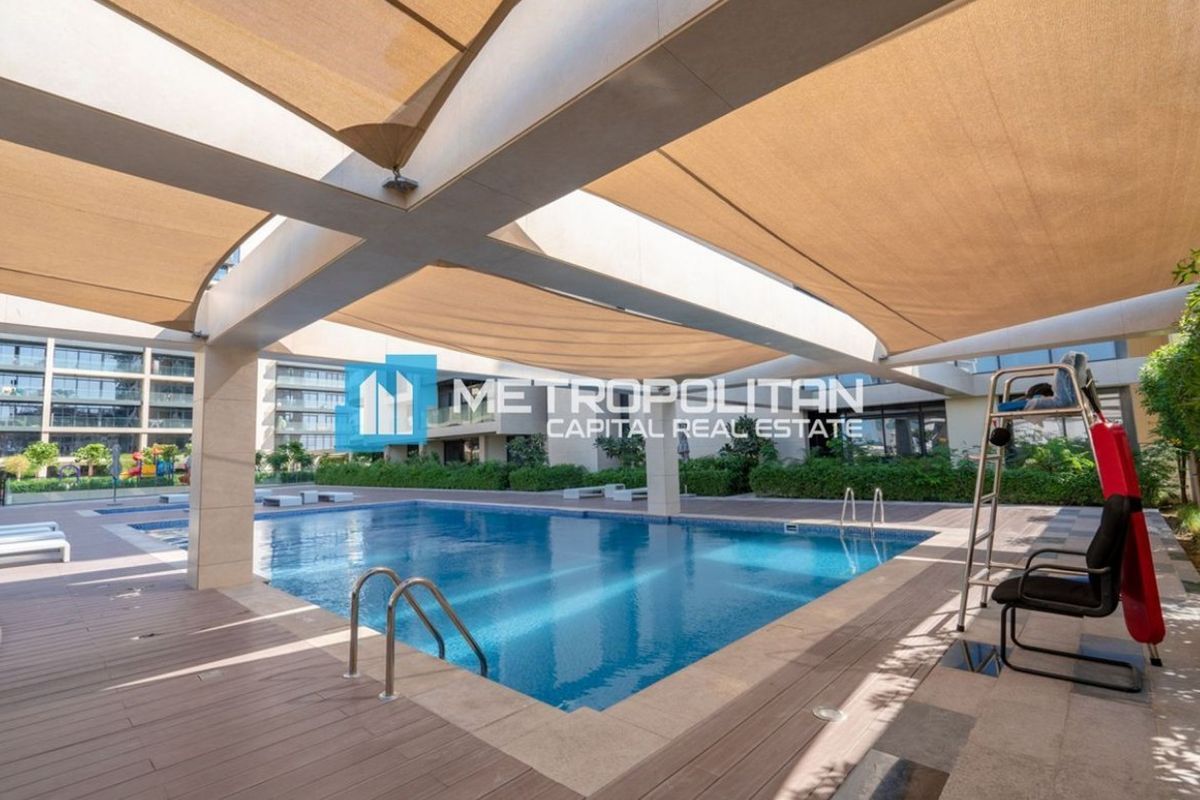 FULLY FURNISHED | STUDIO | BALCONY | MID FLOOR