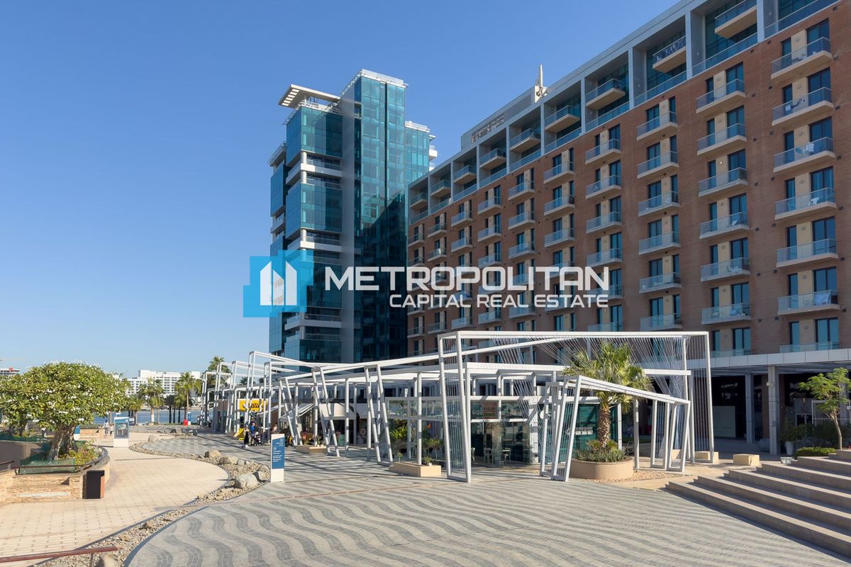 2BR w/ Balcony| Scenic Water Views| Prime Location
