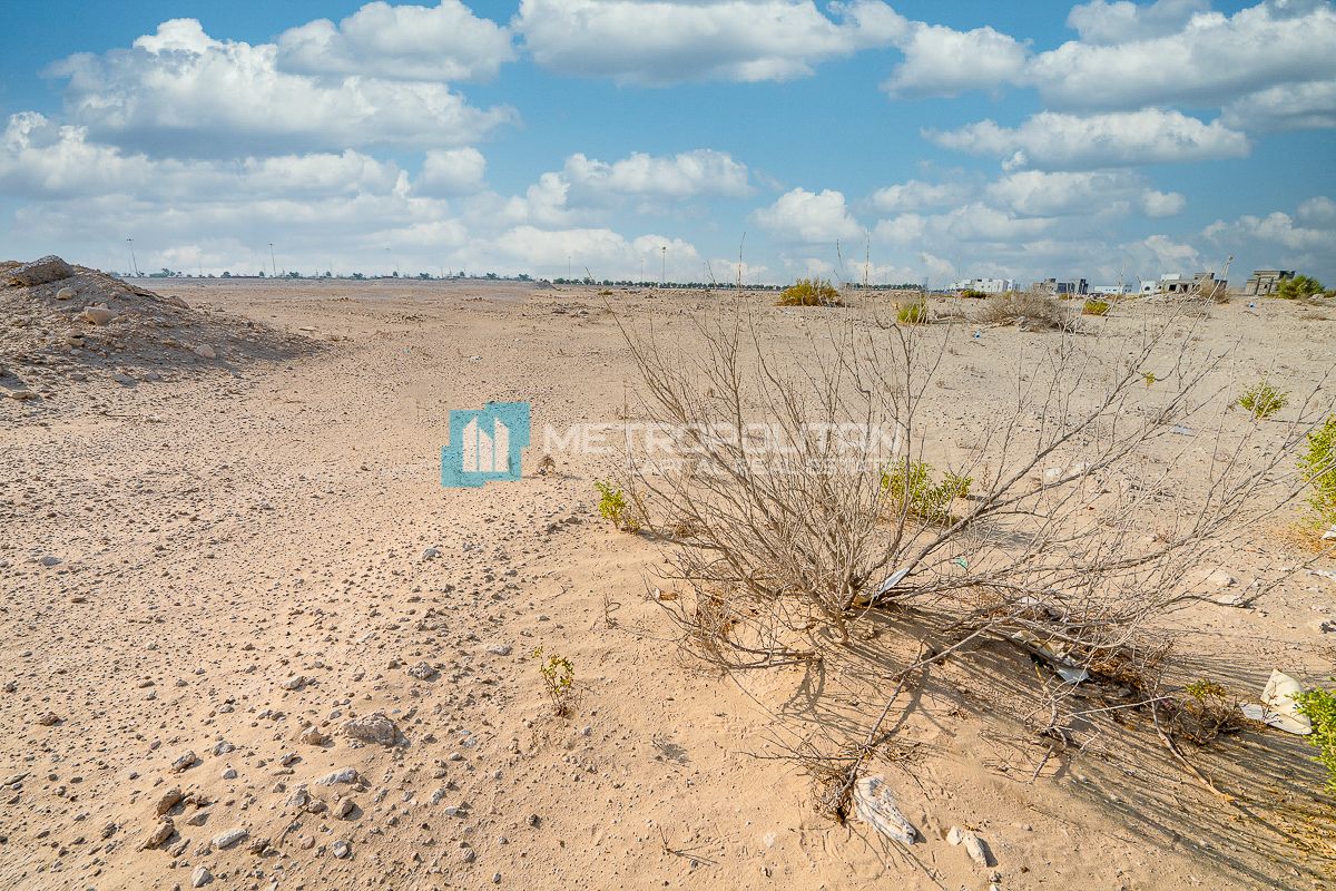 Single Row | Next to Corner | Rare Yas Lea Plot
