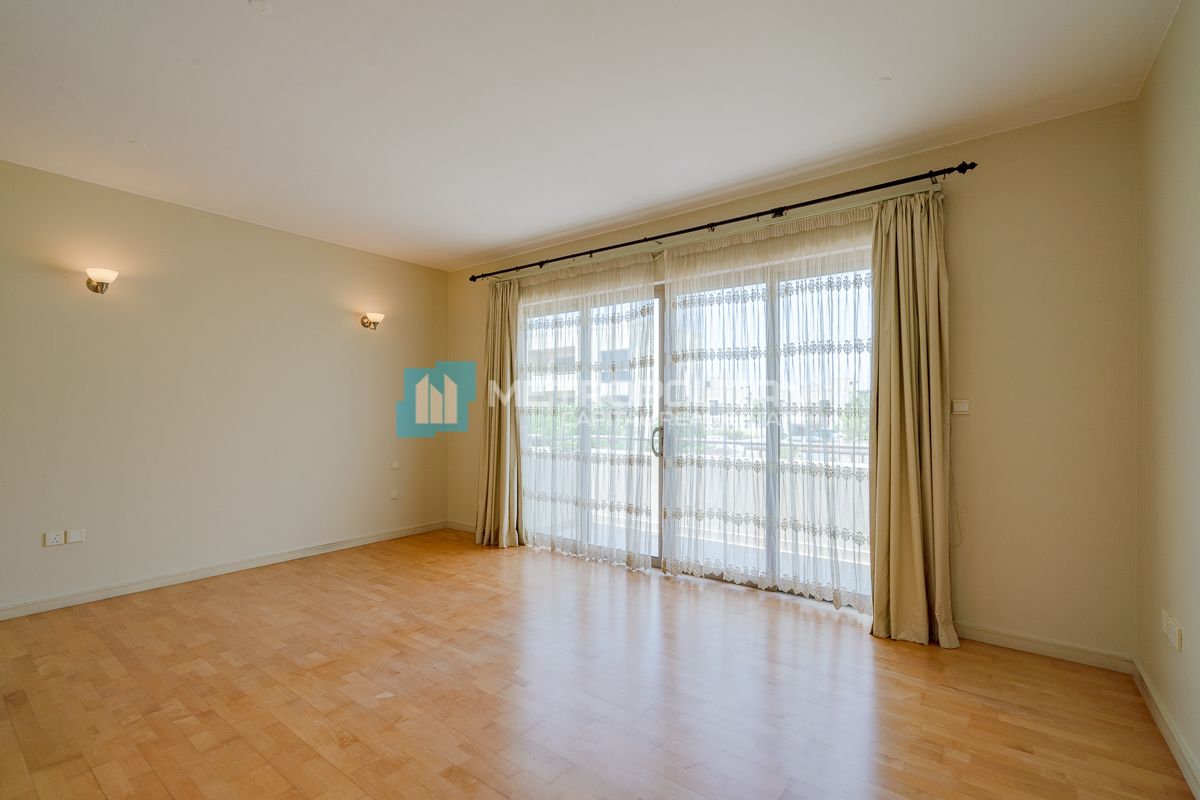 Terrace with Garden | Single Row Corner | Hot Deal