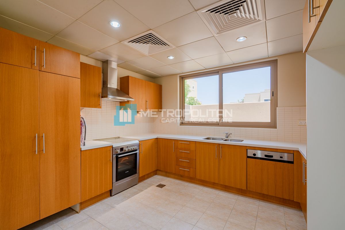 Terrace with Garden | Single Row Corner | Hot Deal