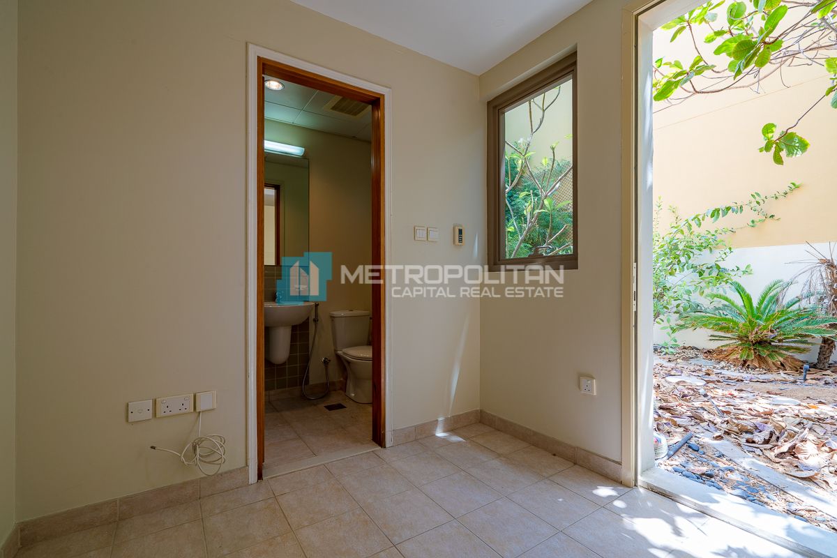 Terrace with Garden | Single Row Corner | Hot Deal