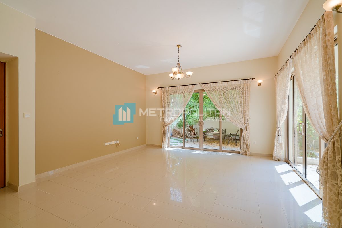 Terrace with Garden | Single Row Corner | Hot Deal