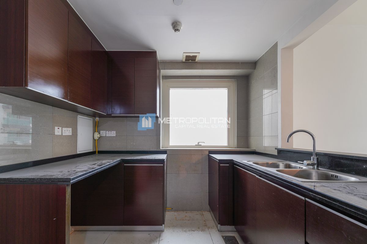 1BR w/ Balcony | Canal view  | Mid floor