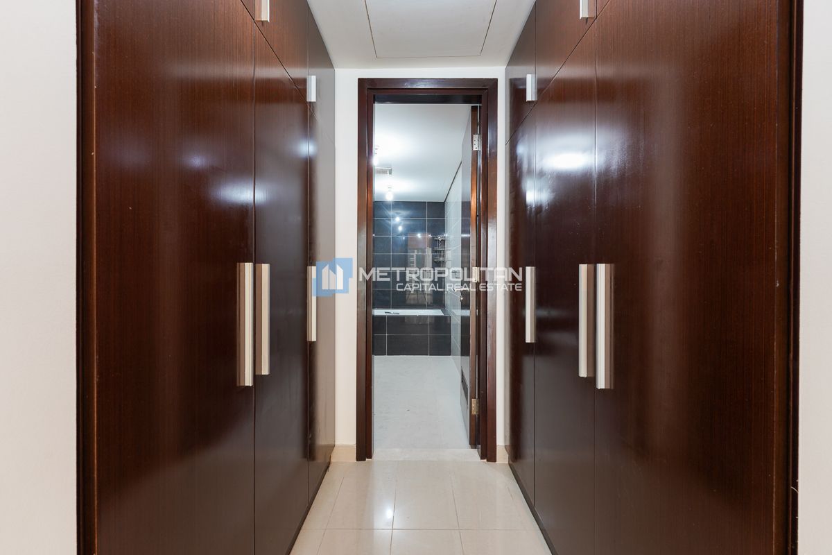 1BR w/ Balcony | Canal view  | Mid floor
