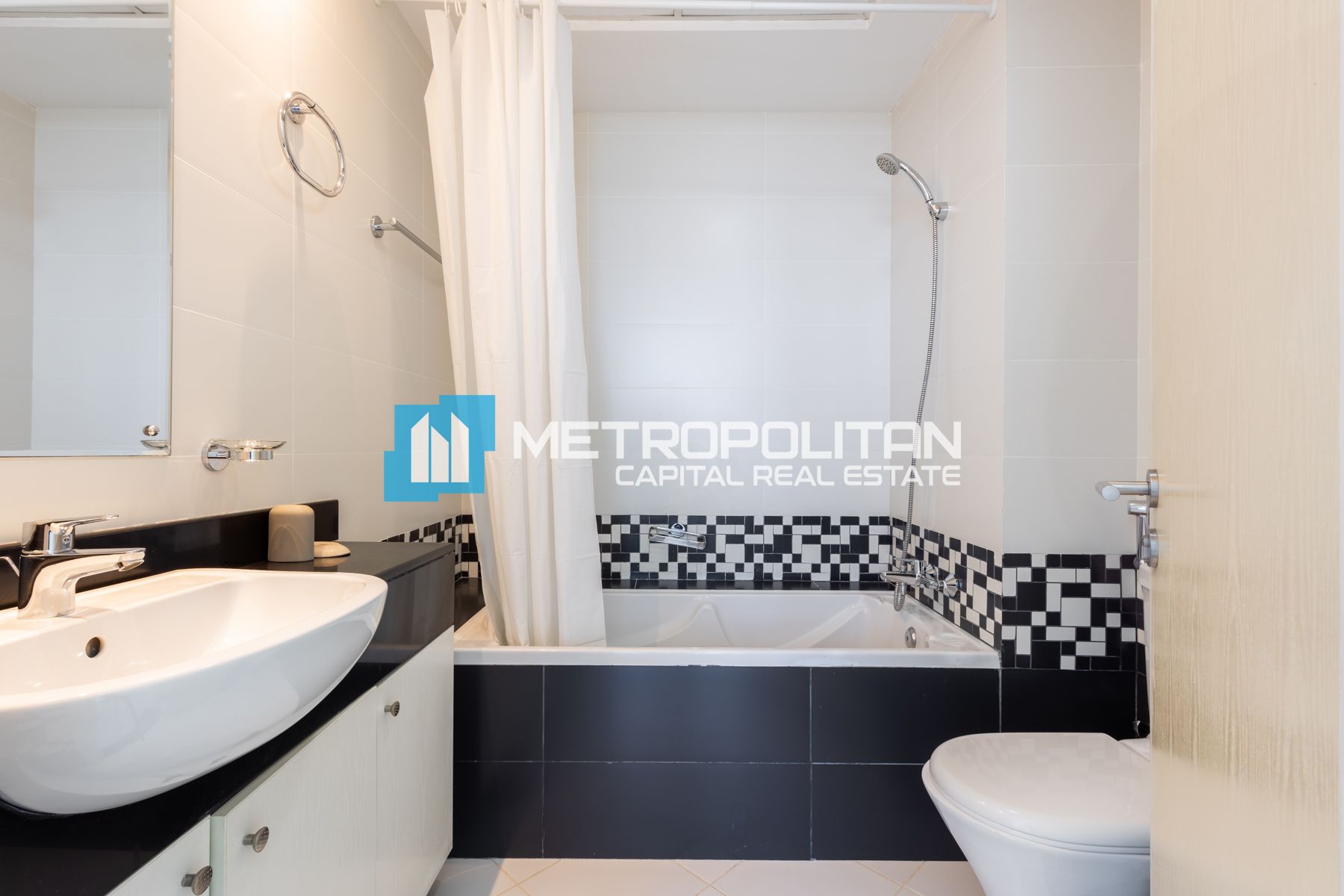 High Floor | Sea & City View | Closed Kictshen