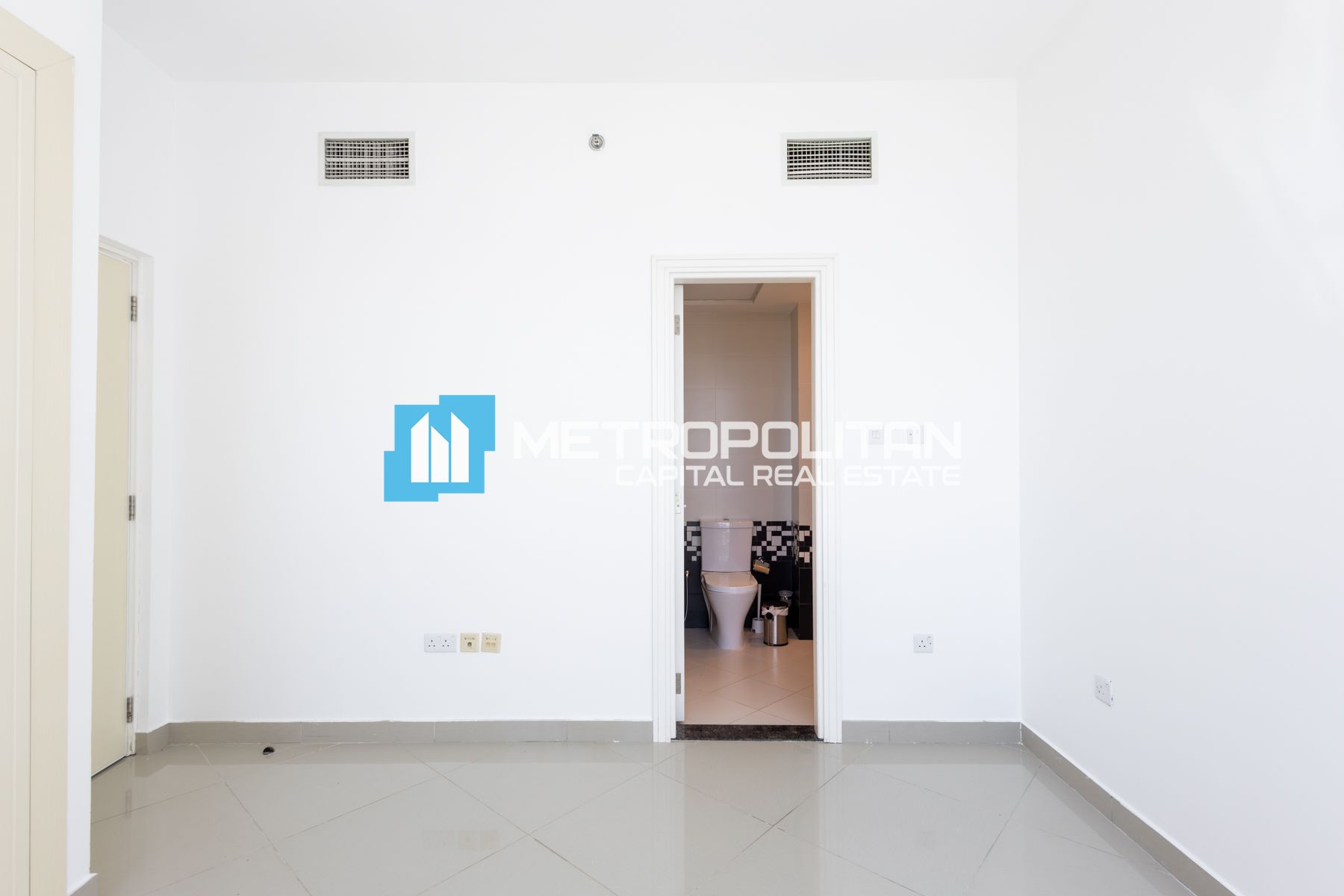 High Floor | Sea & City View | Closed Kictshen