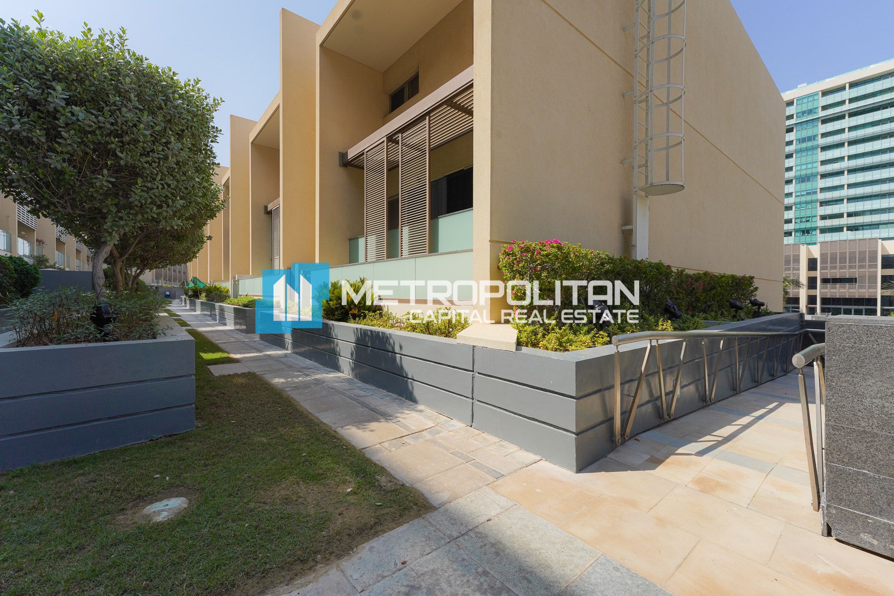 Fully Upgraded 4BR+M | Canal View | Private Pool