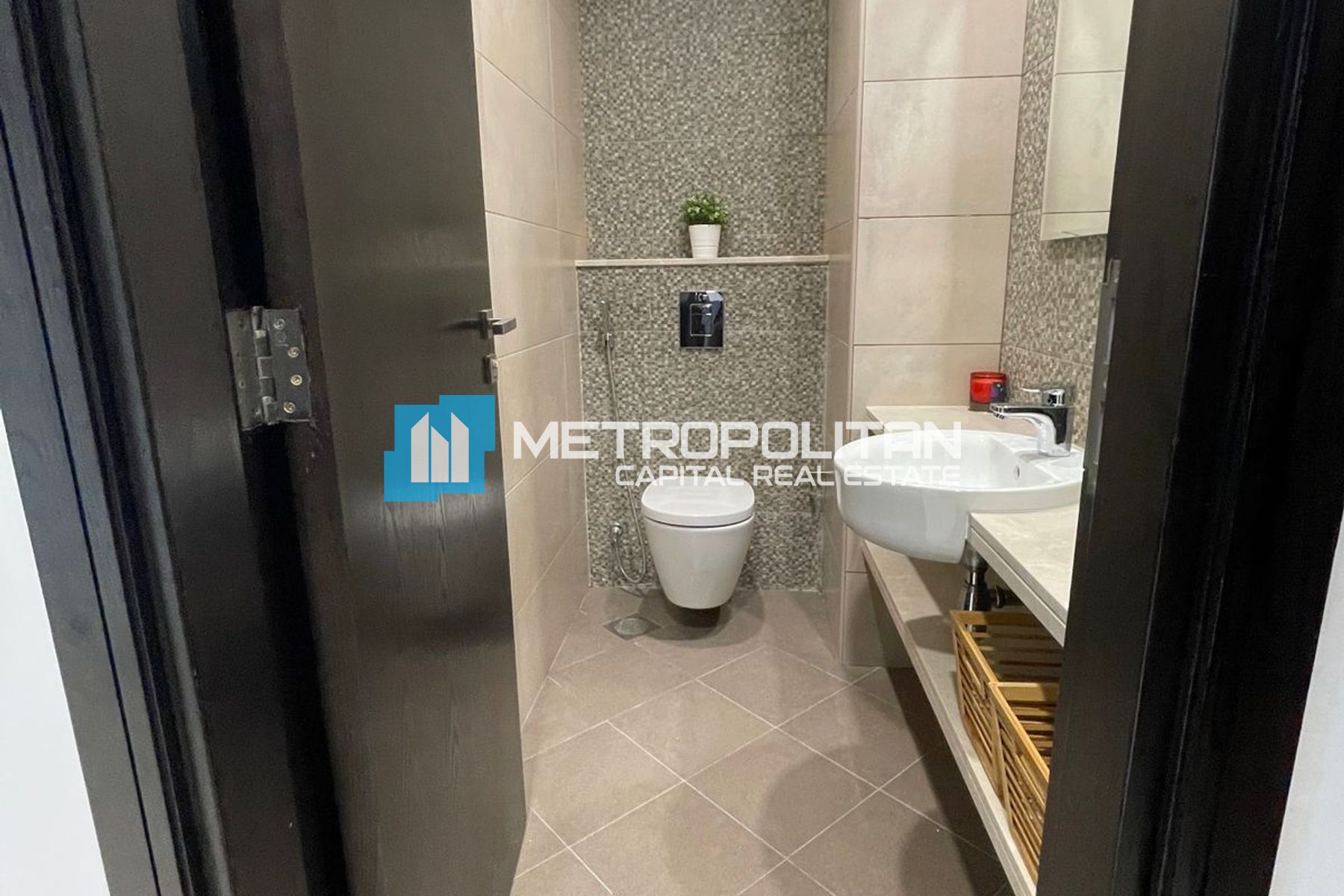 Vacant 1BR w/ Balcony | High Floor | Sea View