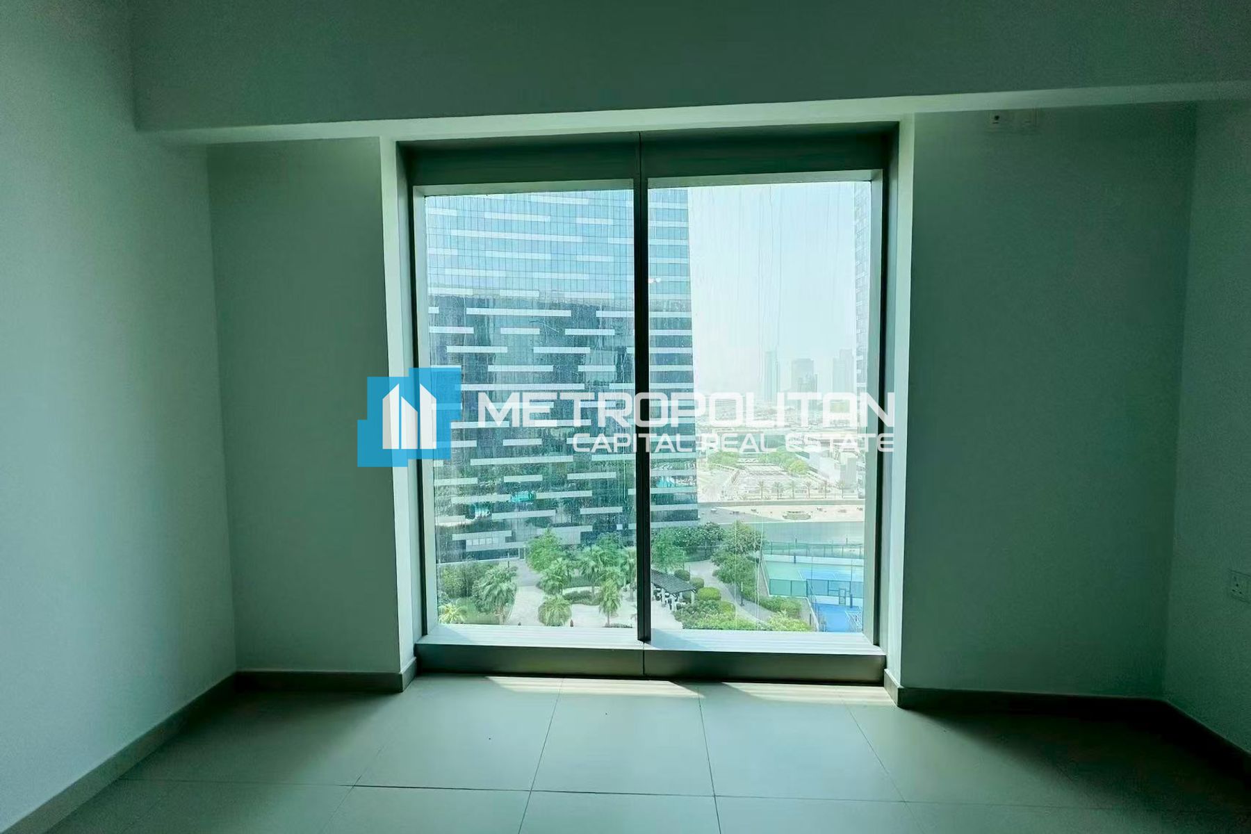 Modern Arc Studio | Pool View | High Floor