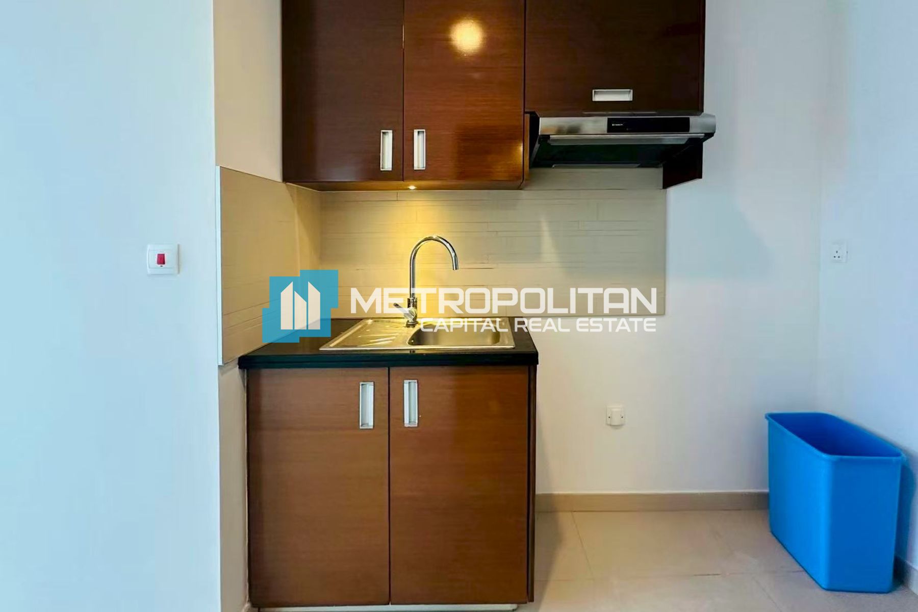 Modern Arc Studio | Pool View | High Floor