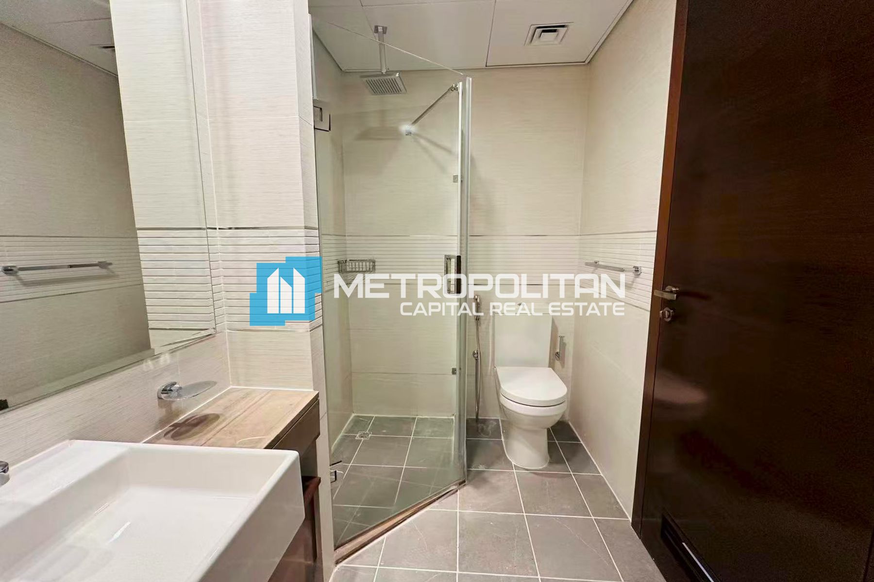 Modern Arc Studio | Pool View | High Floor