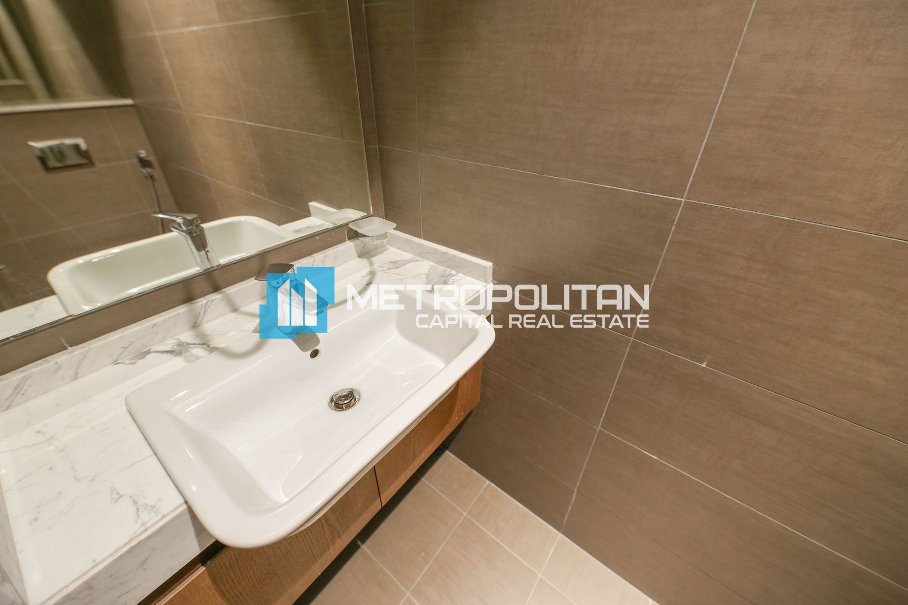 Bright Corner Unit | High floor | Fully Furnished