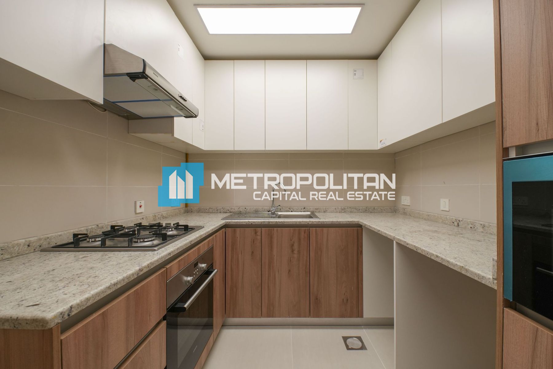 Bright Corner Unit | High floor | Fully Furnished