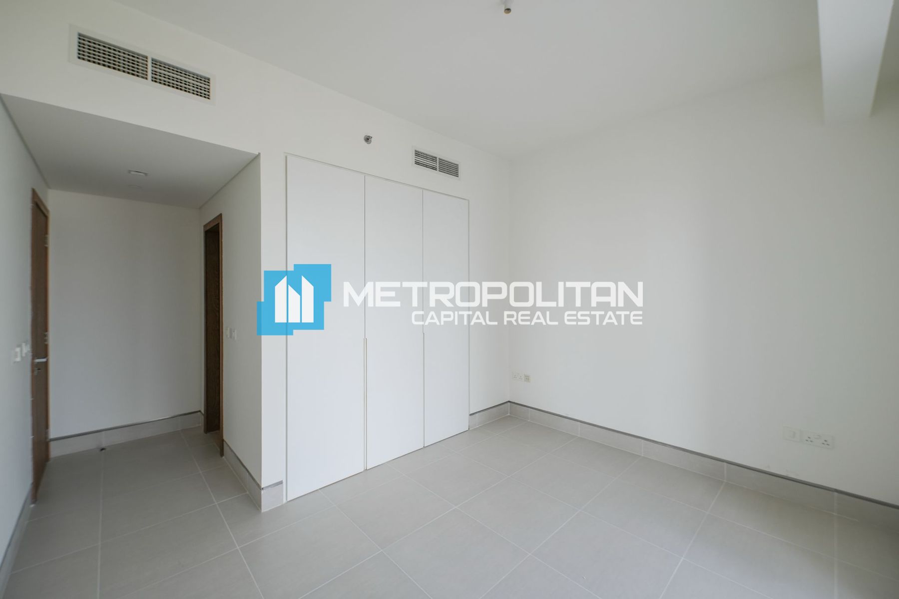 Bright Corner Unit | High floor | Fully Furnished