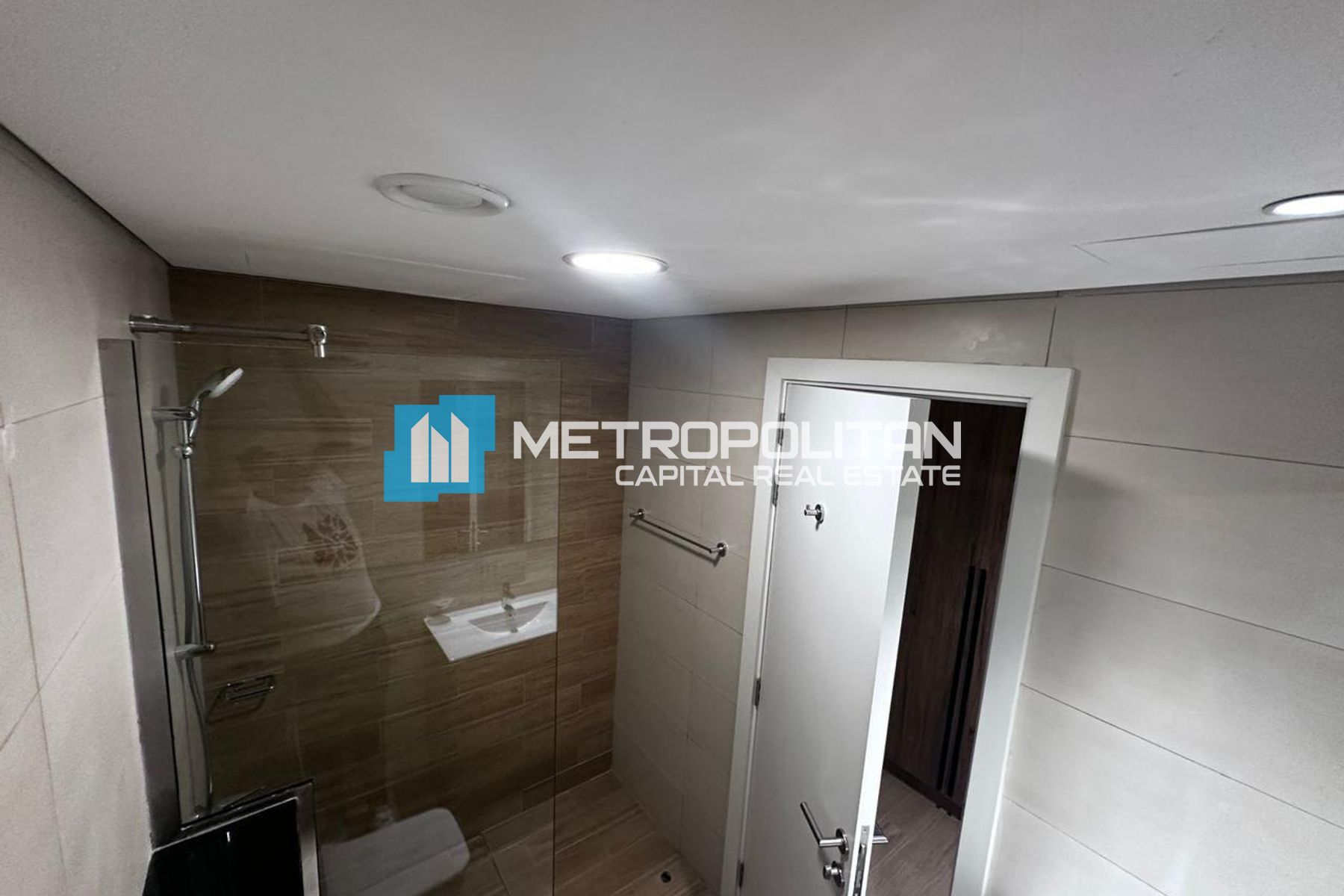 Rare Large 1 BR | Large Balcony | Skyline Views