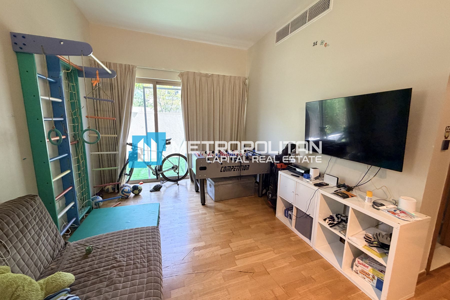 4BR Corner Villa | Private Pool and Garden |Vacant