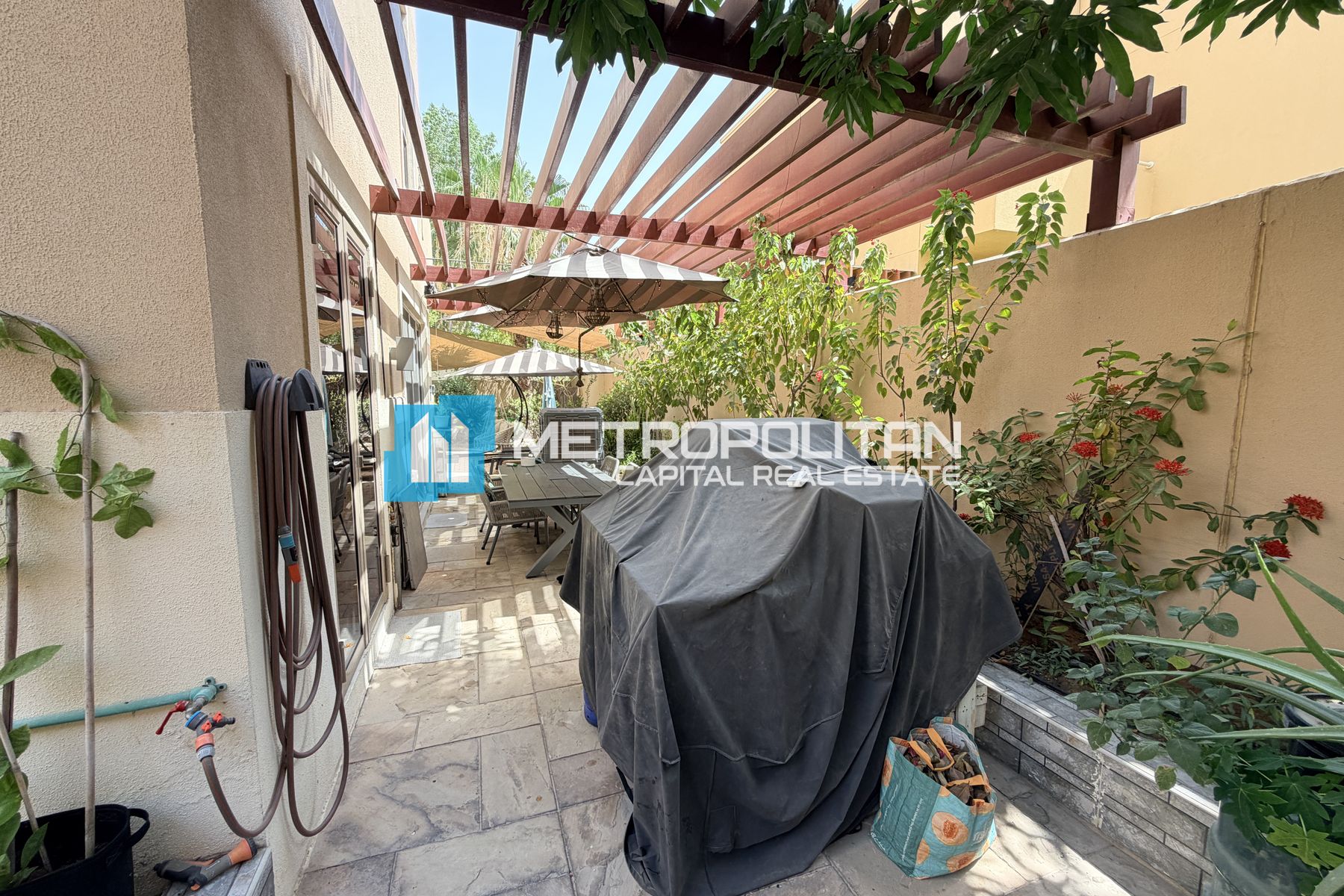 4BR Corner Villa | Private Pool and Garden |Vacant