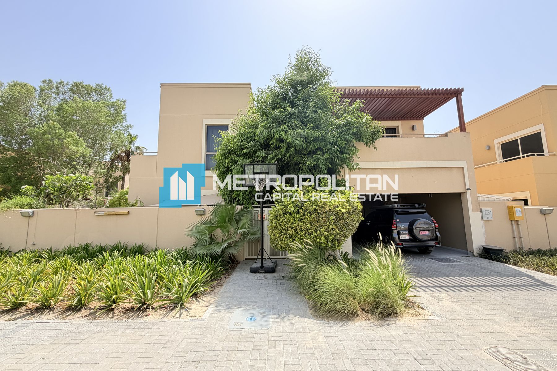 4BR Corner Villa | Private Pool and Garden |Vacant
