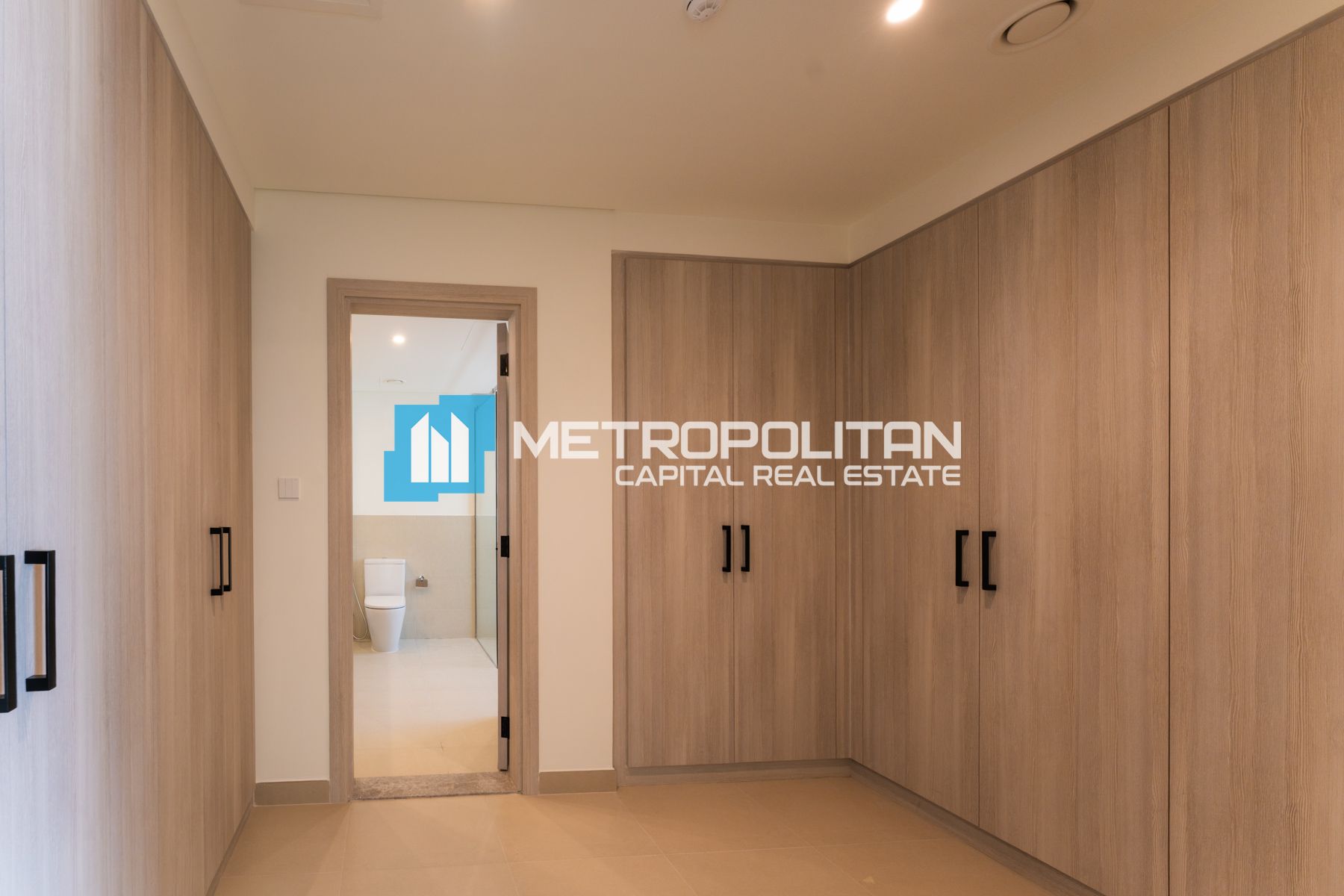 Ready To Move | 5BR with Maid | Stunning View