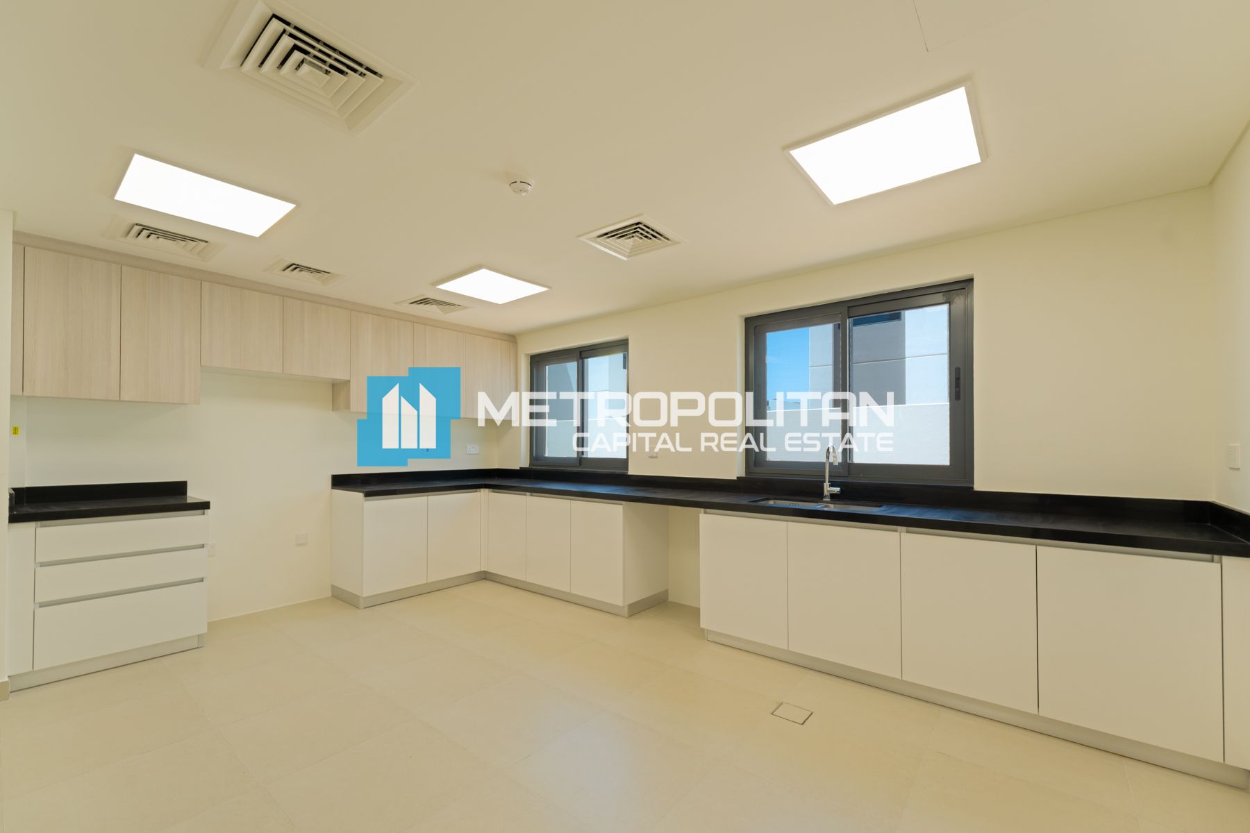 Ready To Move | 5BR with Maid | Stunning View