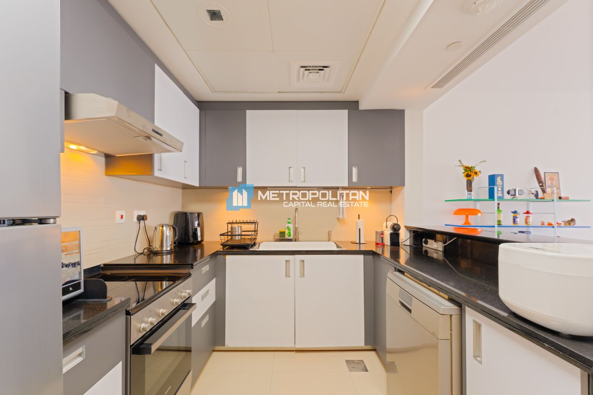 Skyline View | High Floor 1BR w/ Study | Furnished