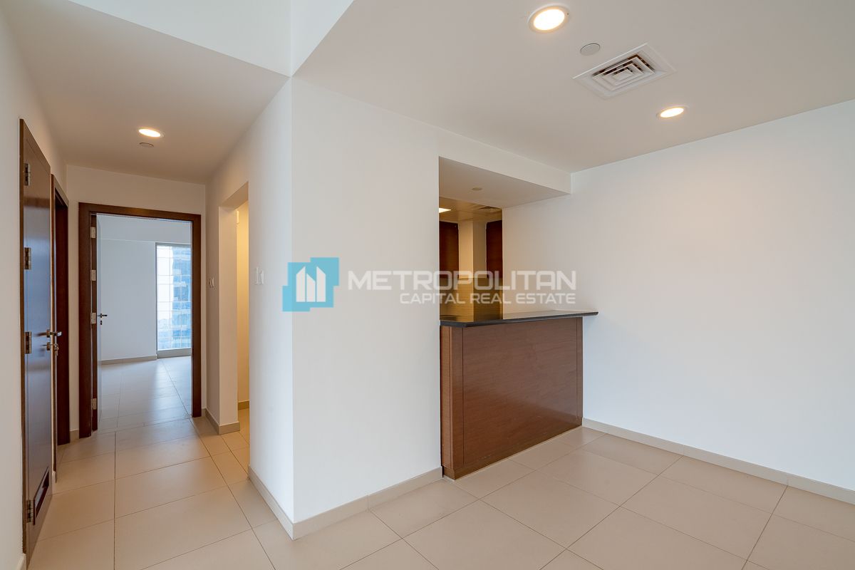 Spacious 2BR | Corner unit | Vacant | City view