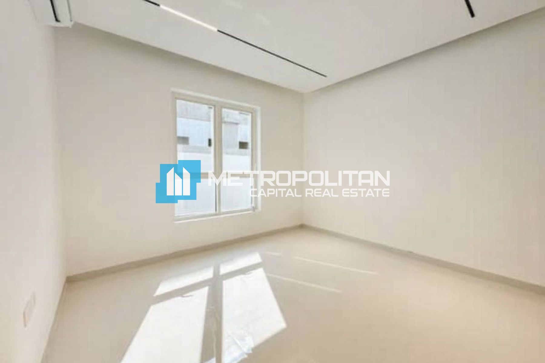 Corner Unit | Closed Kitchen | Vacant Unit