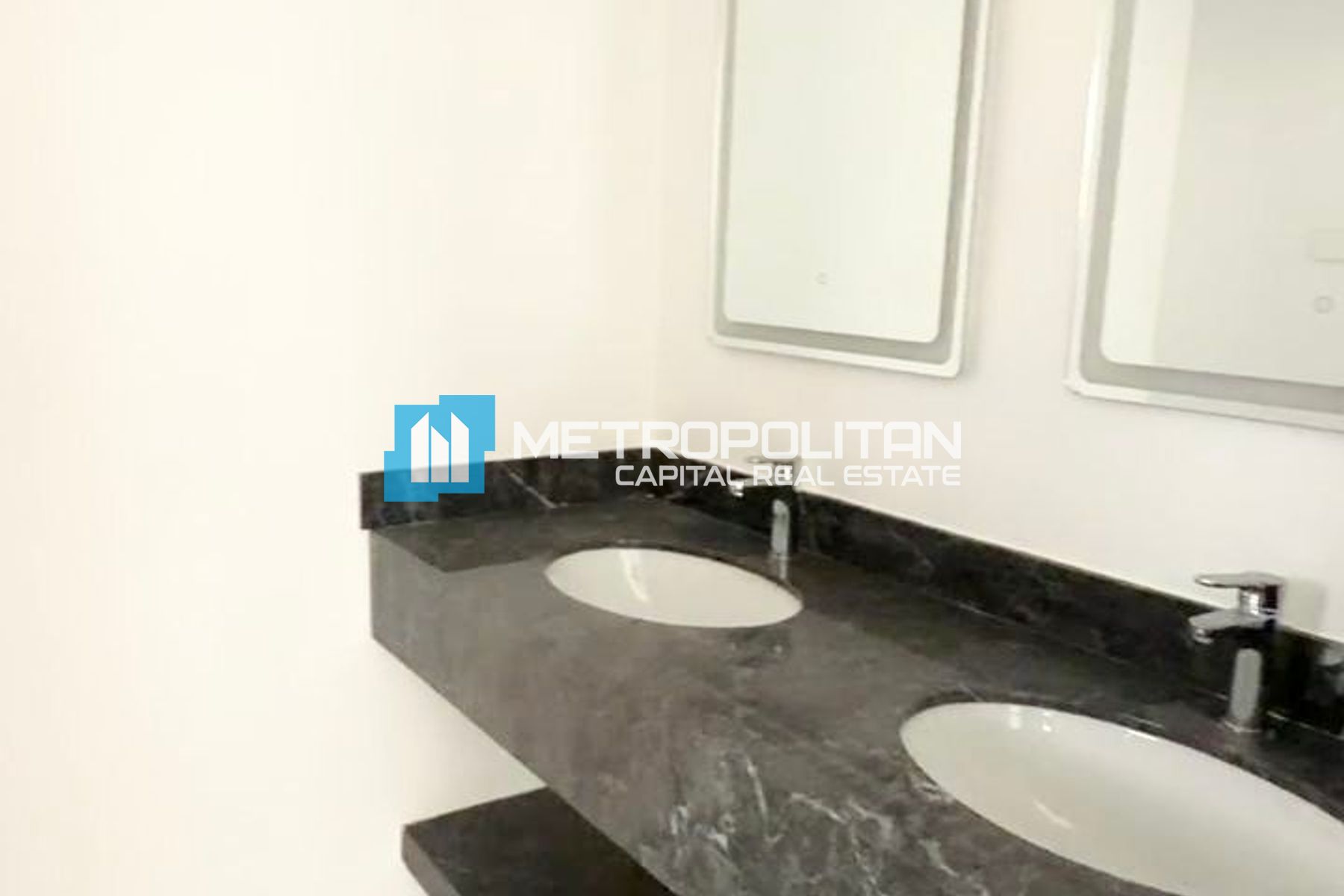 Corner Unit | Closed Kitchen | Vacant Unit